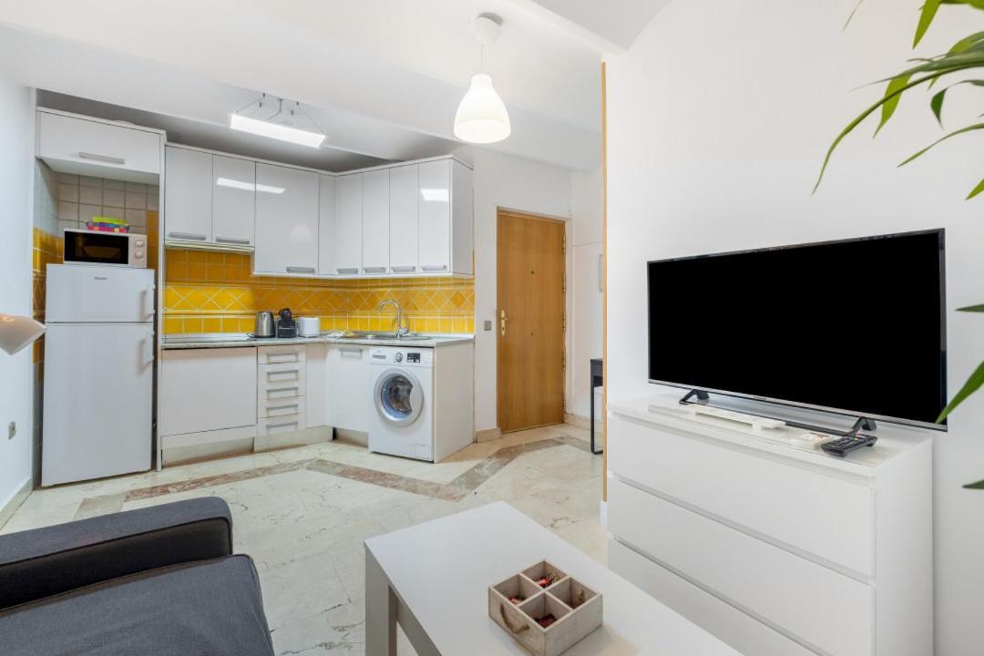 2 Bedroom 1 Bathroom Furnished - Sol - Cozy Vintage - Mintystay Madrid Exterior foto