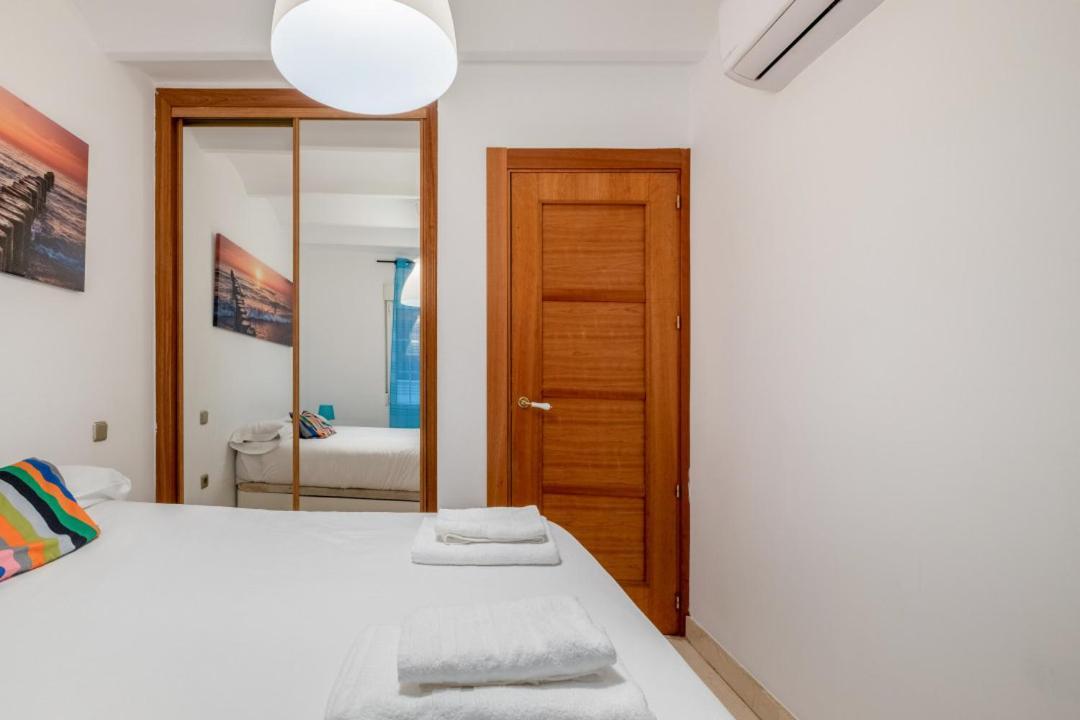 2 Bedroom 1 Bathroom Furnished - Sol - Cozy Vintage - Mintystay Madrid Exterior foto